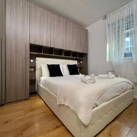 La Regina Delle Locazioni In Porta Romana 3 Apartment